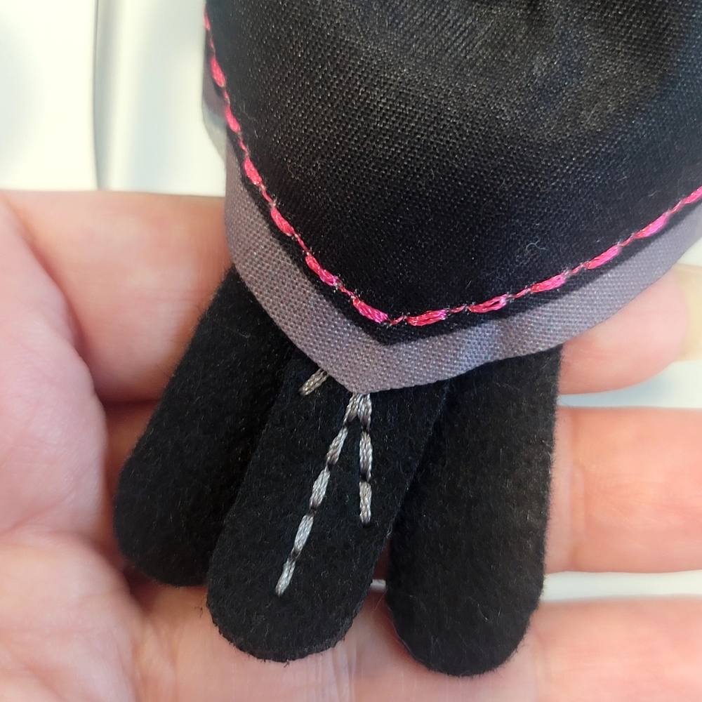 NEW Hyde & EEK! Boutique Featherly Friends "Hoodie" Felt Bird Halloween 2024 - Picture 6 of 15